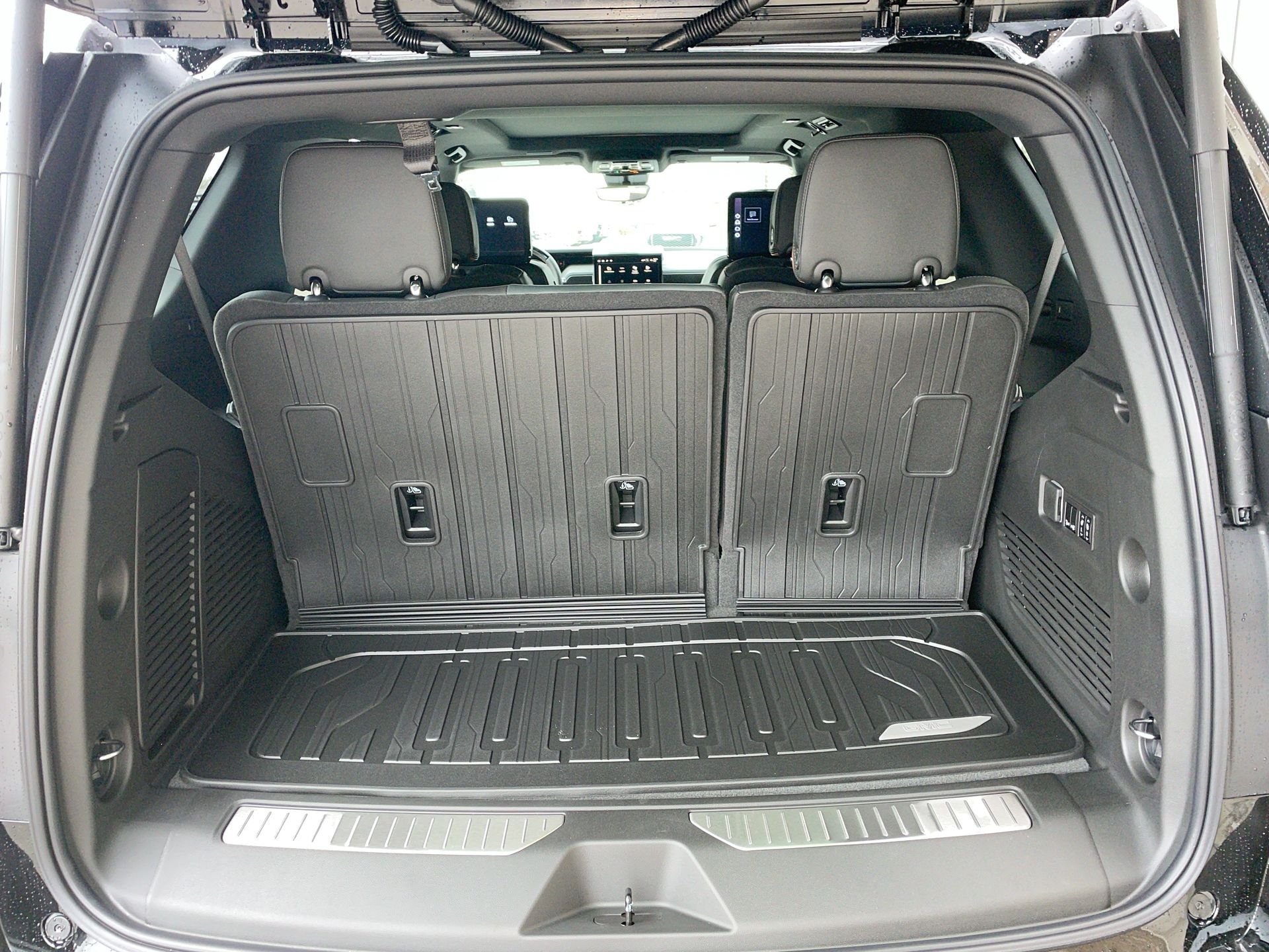 2026 GMC Yukon AT4 - Photo 93