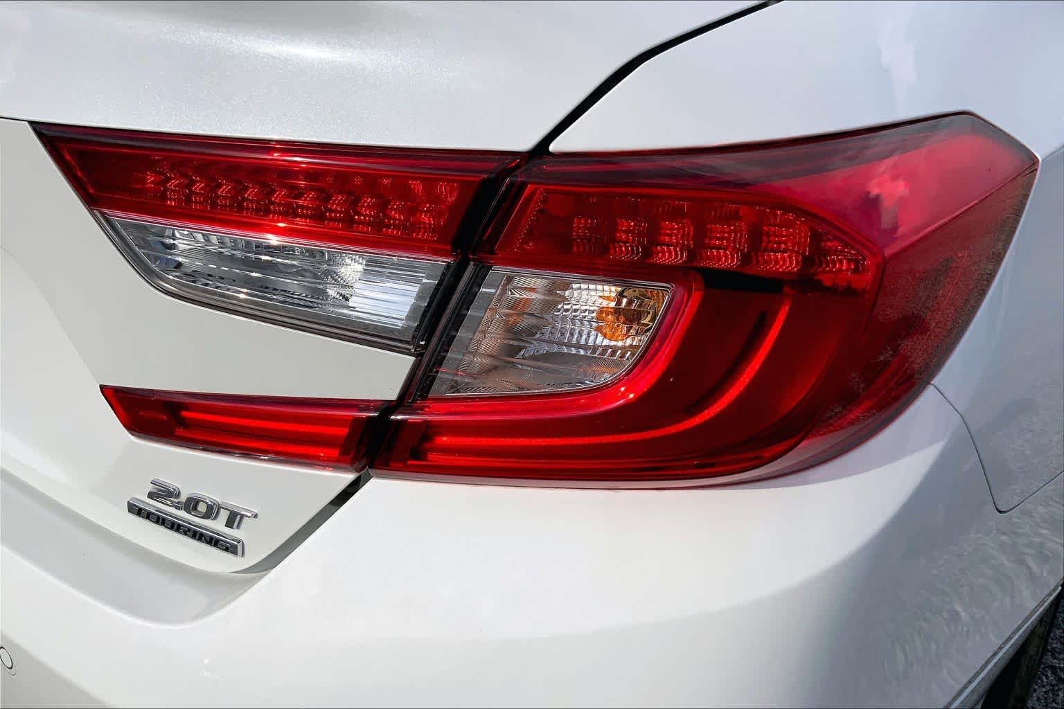 Used 2021 Platinum White Pearl Honda Touring image 30