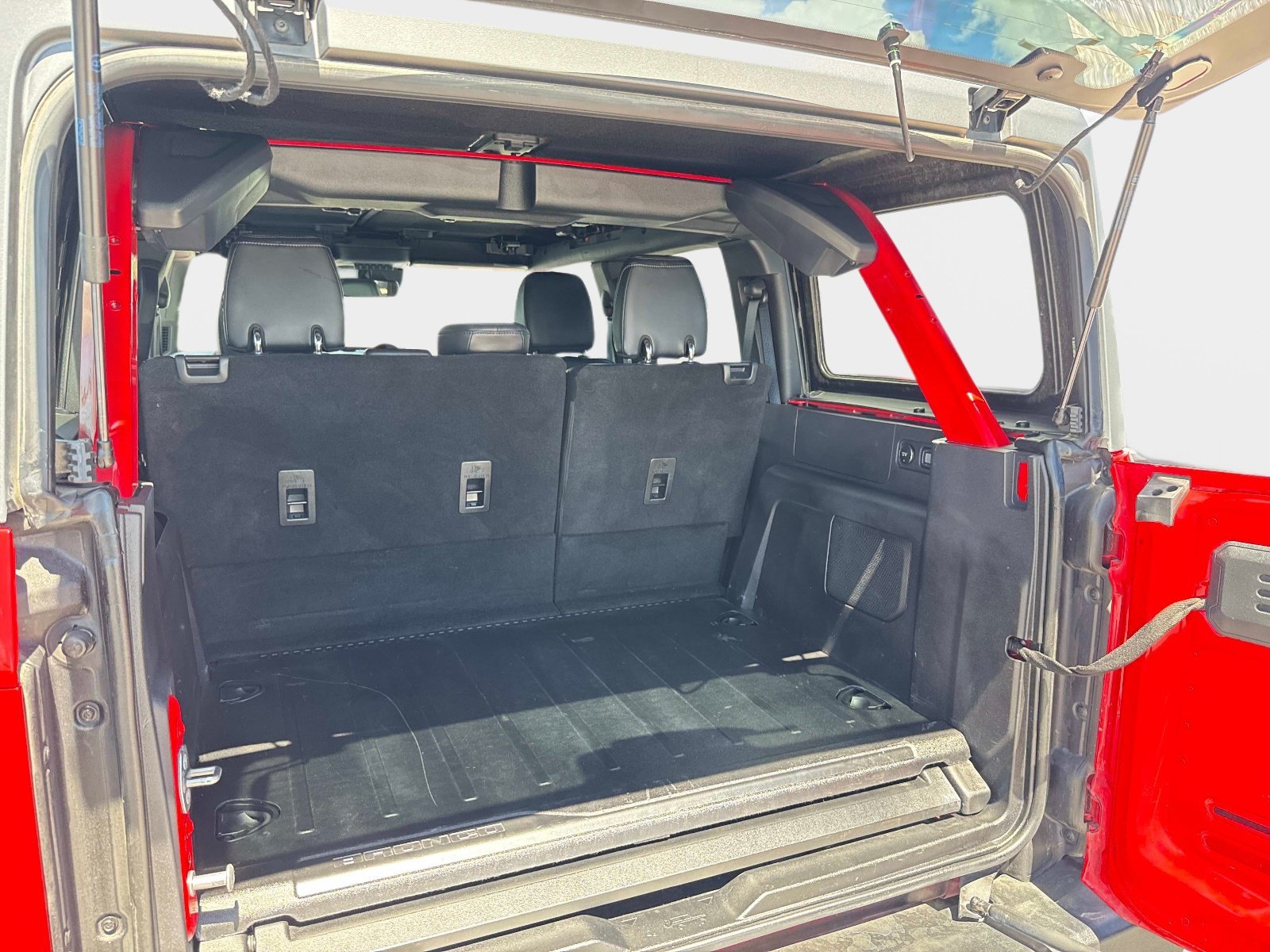 Used 2023 Race Red Ford Wildtrak image 9