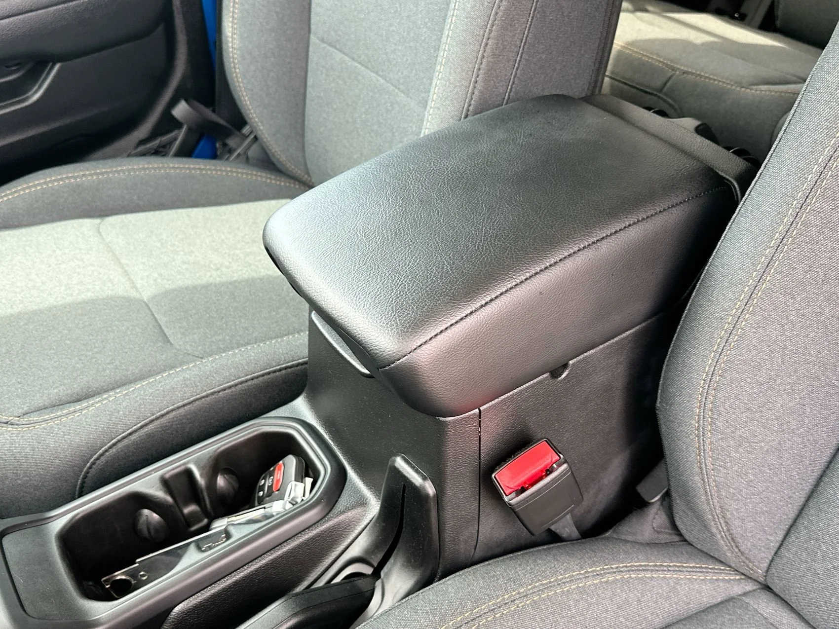 Used 2024 Hydro Blue Pearl Coat Jeep Sport image 20