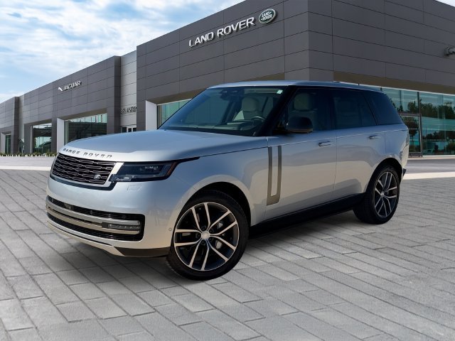 Used 2024 Silver Land Rover SE image 1