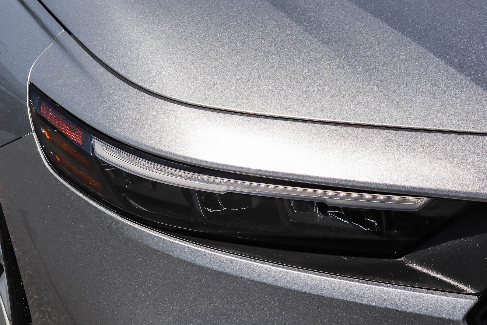 Certified Used 2024 Solar Silver Metallic Honda LX image 41
