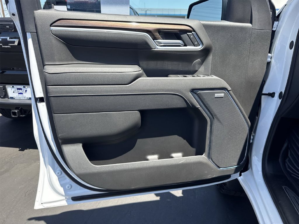 New 2026 Summit White Chevrolet LT Trail Boss image 21