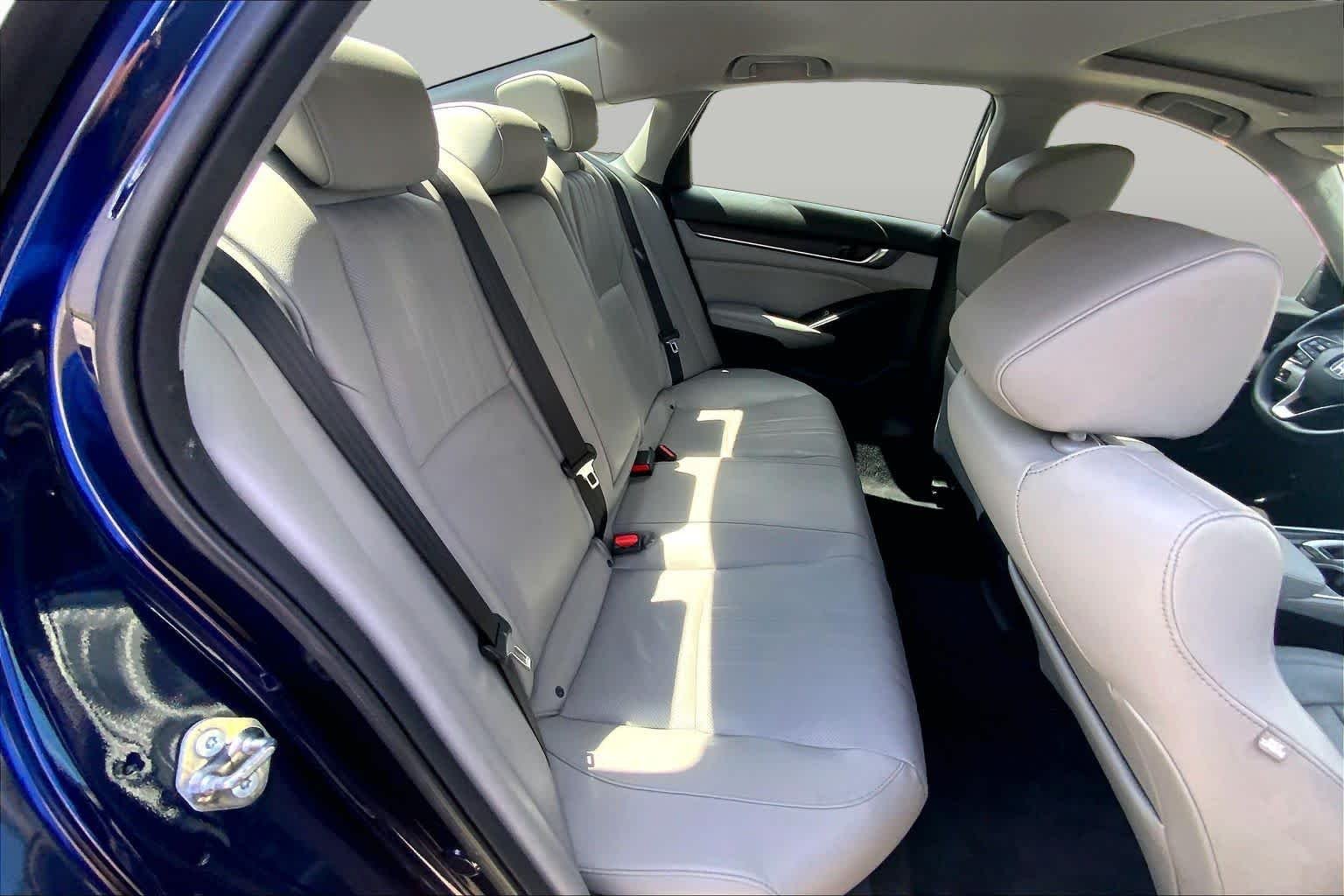 Used 2020 Obsidian Blue Pearl Honda EX-L image 19