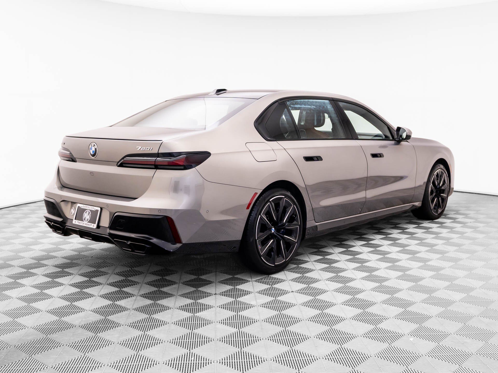 Certified Used 2024 Oxide Grey Met BMW 760i xDrive image 5