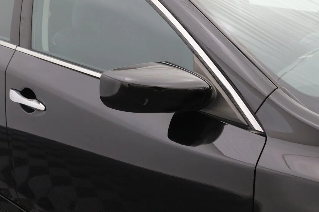 Used 2015 Black Nissan 2.5 S image 9
