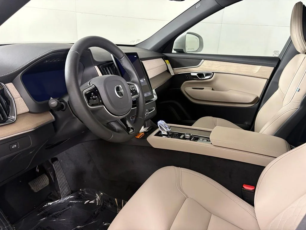 New 2026 Crystal White Volvo Plus image 22