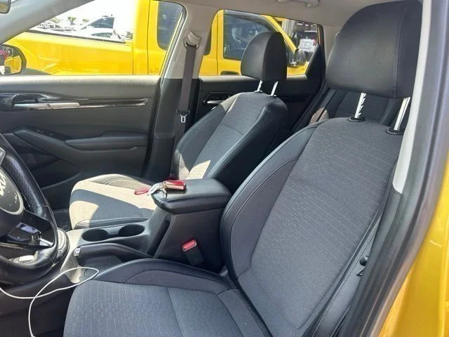 Used 2023 Yellow Kia Nightfall image 32