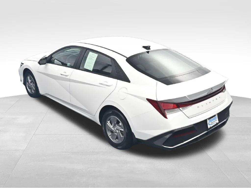 Used 2024 White Hyundai SE image 35