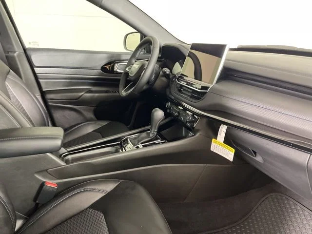 New 2026 Black Jeep Latitude image 14