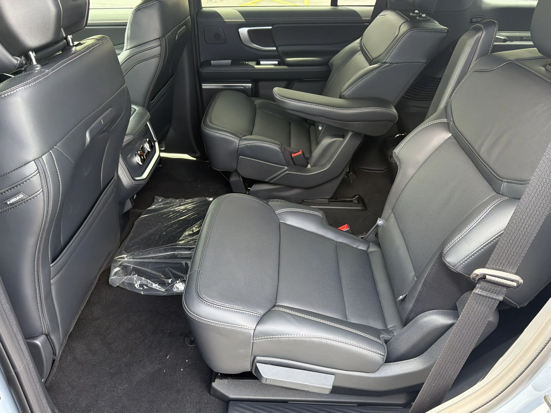 New 2026 Glacier Gray Metallic Tri-Coat Ford Platinum® image 20