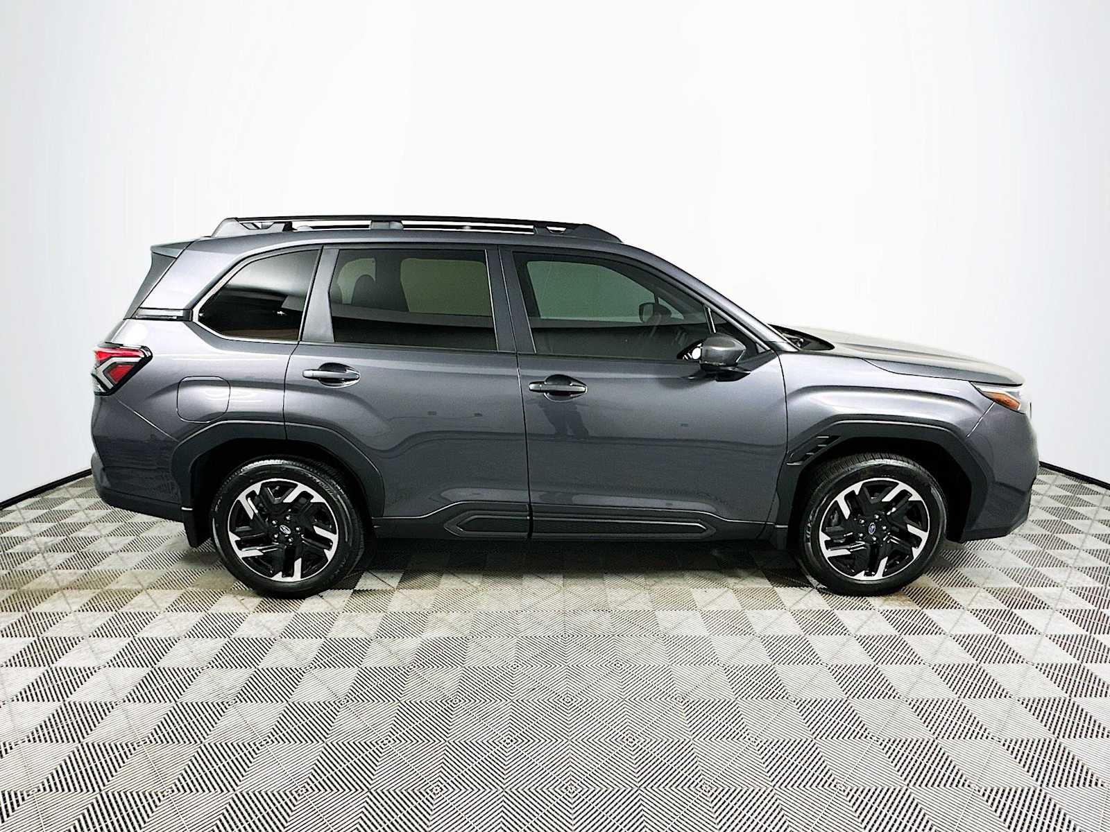 Used 2026 Magnetite Gray Metallic Subaru Limited image 8