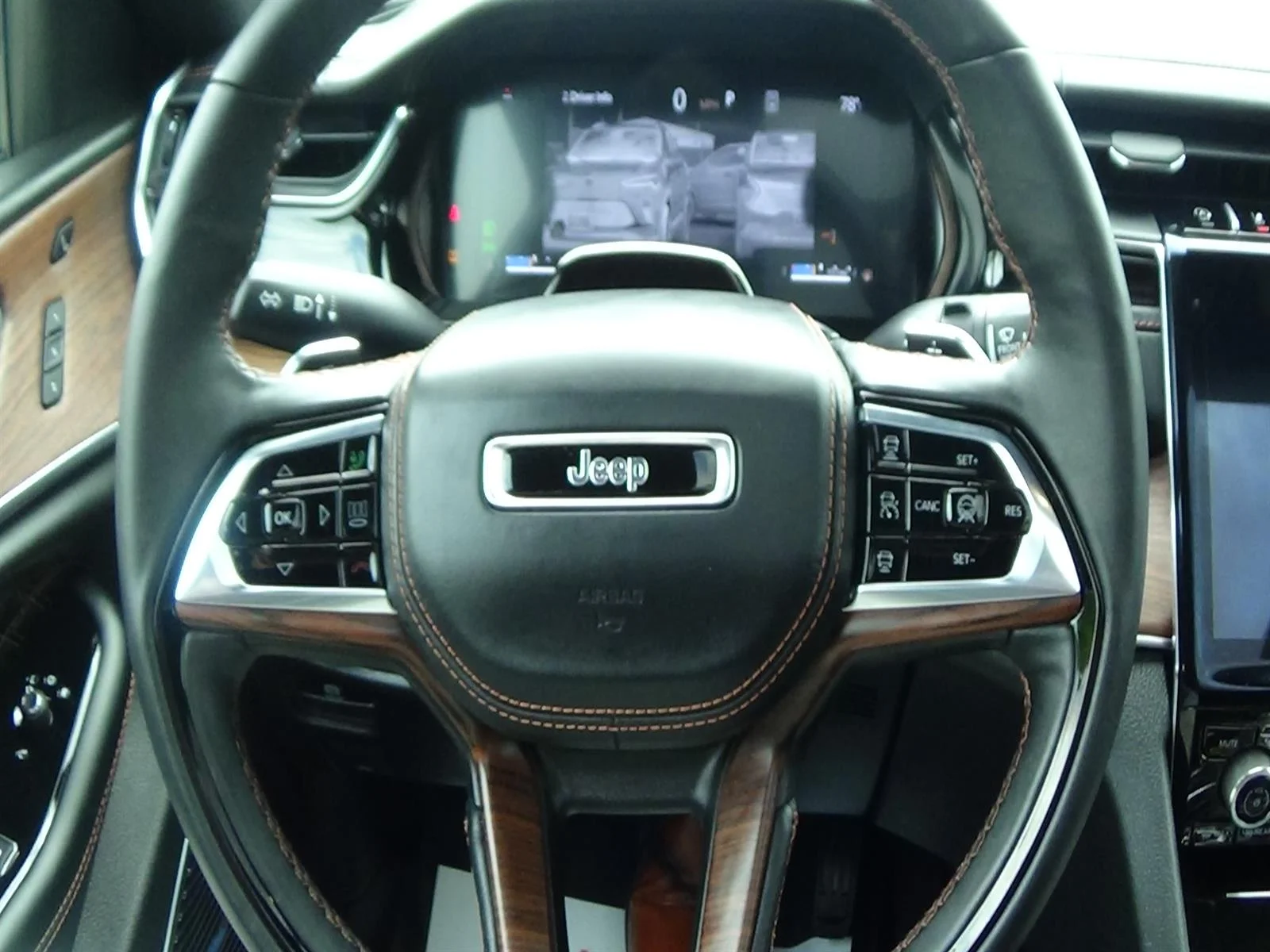 Used 2025 Diamond Black Crystal Pearl Coat (pxj) Jeep Summit image 22
