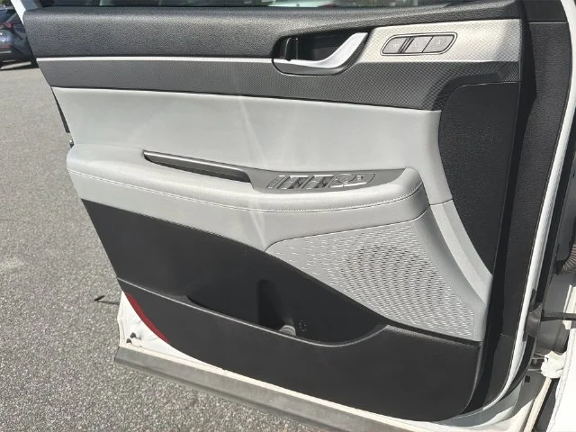Used 2020 White Hyundai SEL image 30