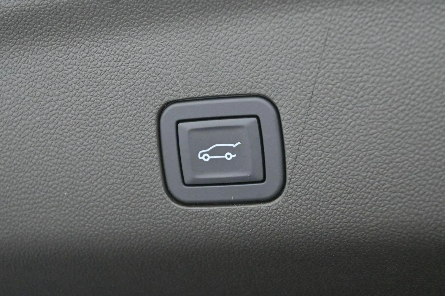 Certified Used 2025 Black Raven Cadillac Premium Luxury image 11