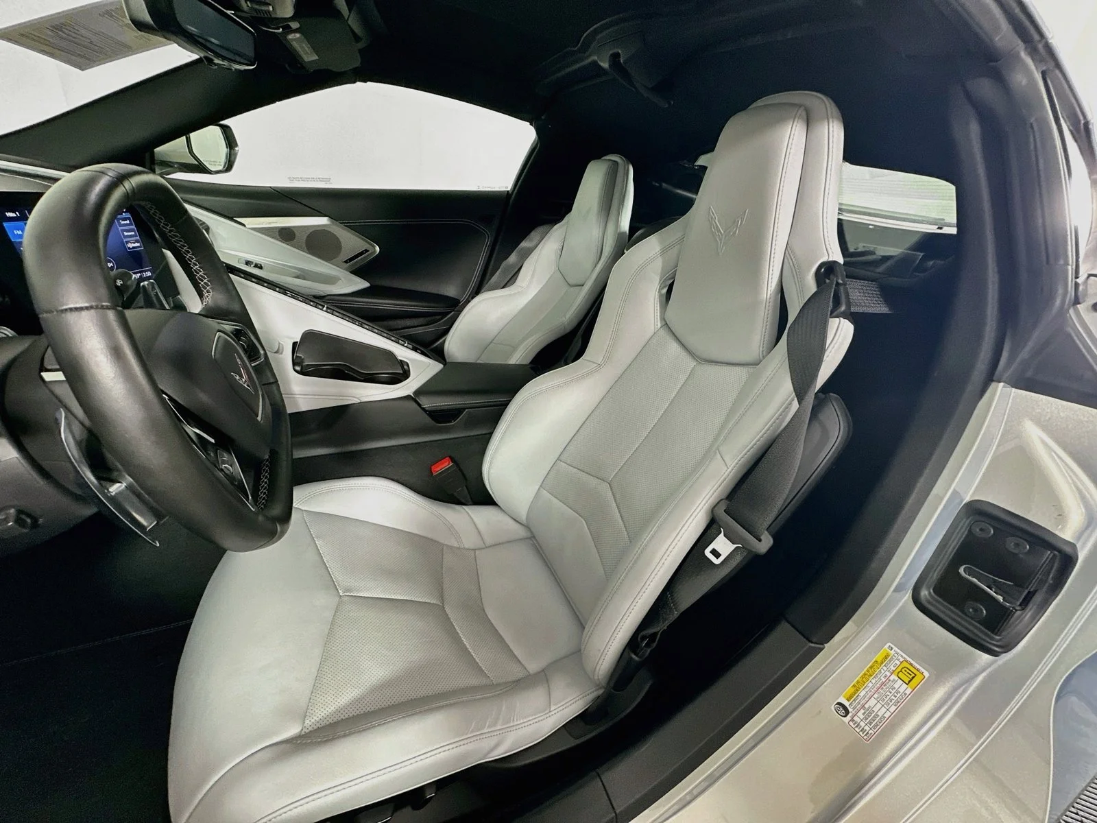 Used 2021 Silver Chevrolet Stingray image 23