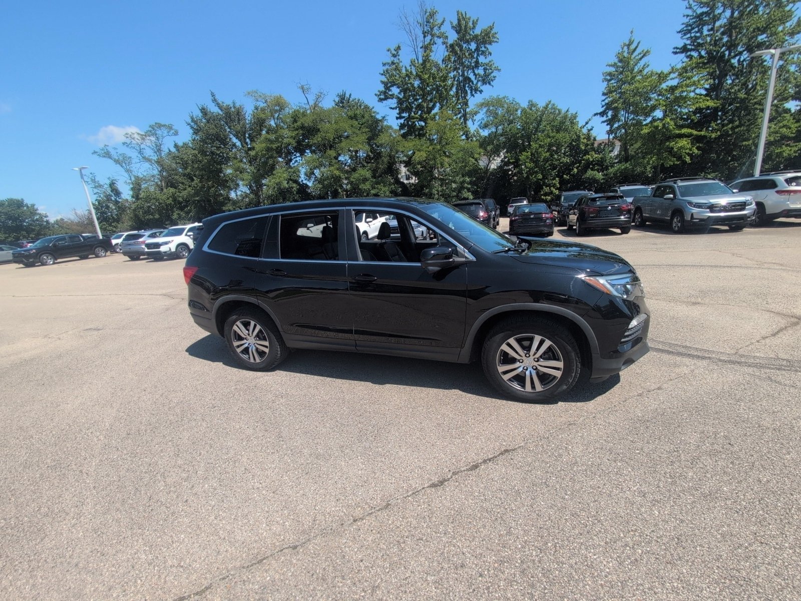 Used 2018 Crystal Black Pearl Honda EX-L image 15