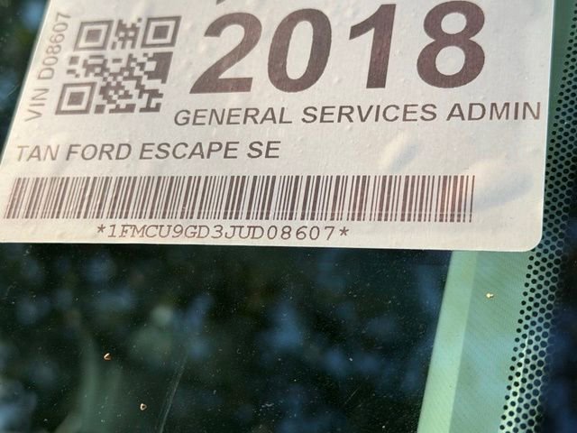 Used 2018 White Gold Metallic Ford SE image 5
