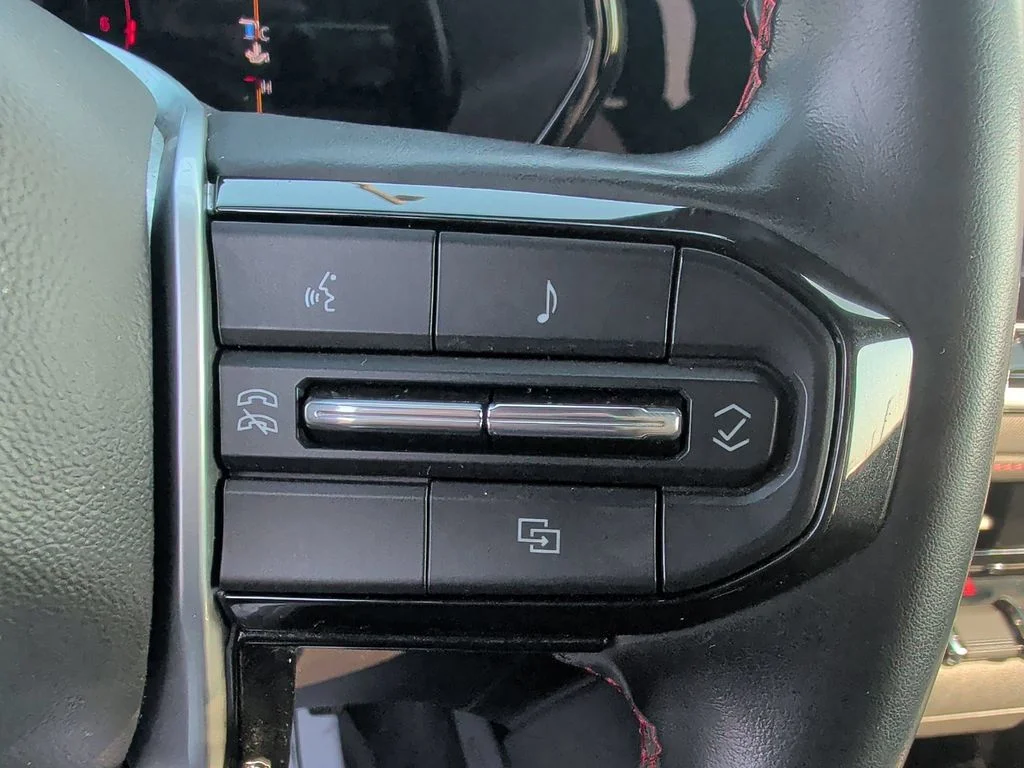 Used 2023 Sand Dune Metallic Chevrolet Z71 image 31