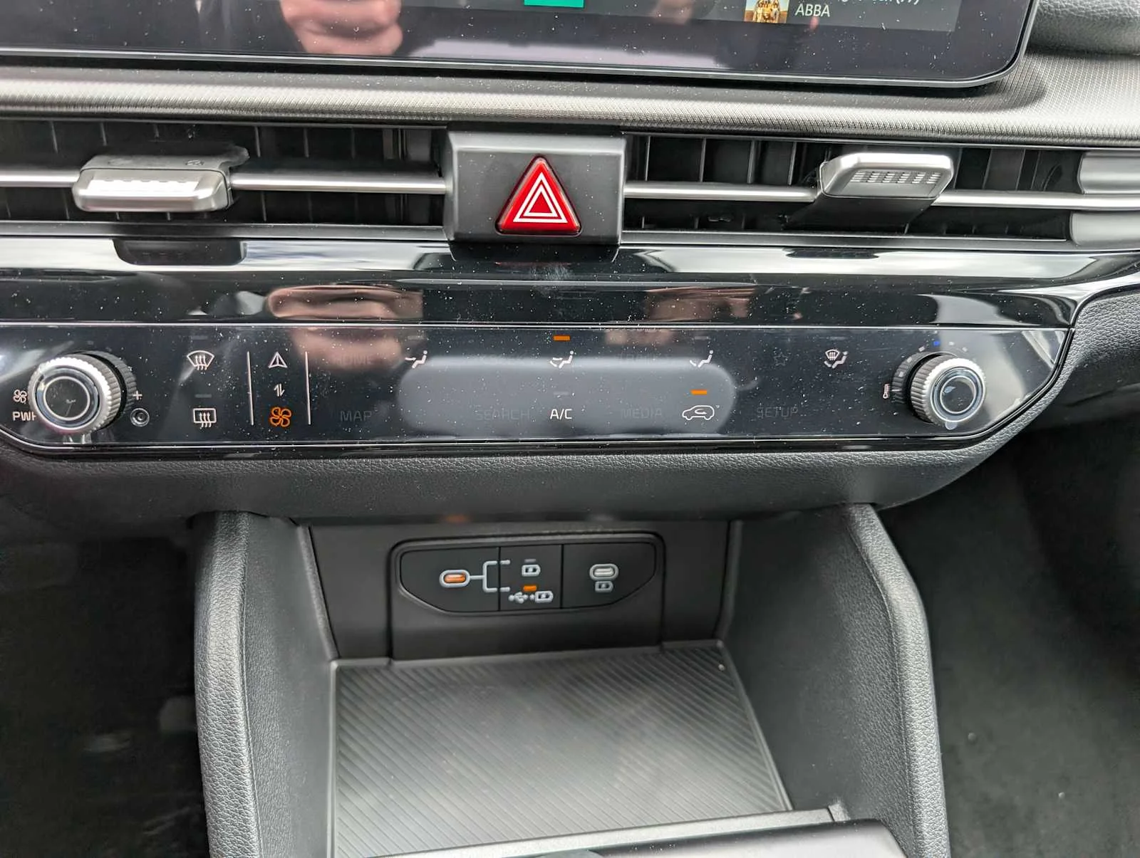 New 2026 Glacial White Pearl Kia LX image 25