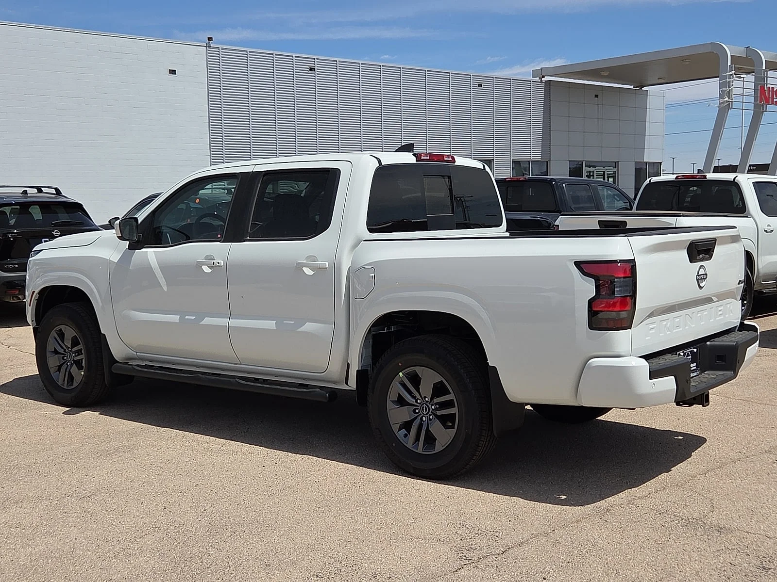 New 2026 QAK Glacier WH Nissan SV 4x4 Crew Cab 5 ft. box 126 in. WB image 3