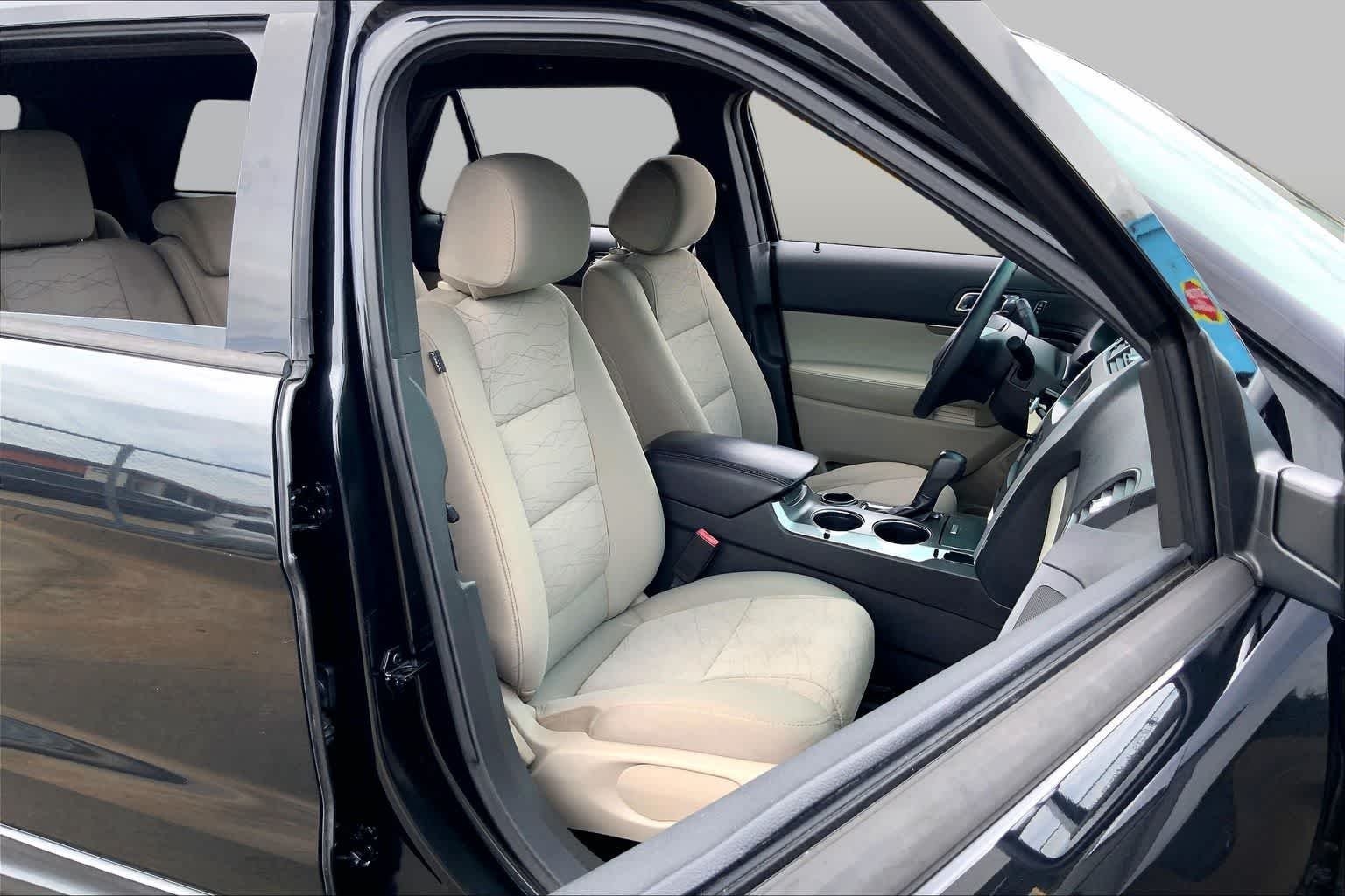 Used 2014 Tuxedo Black Metallic Ford Base image 9