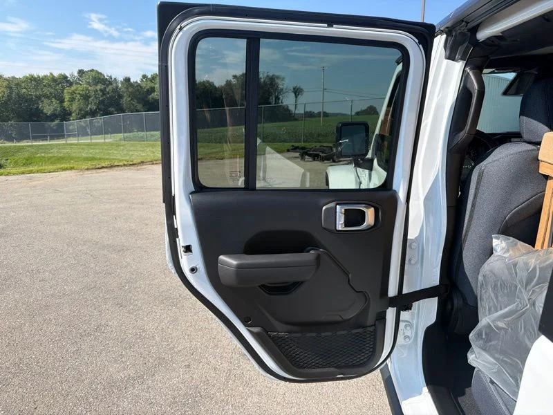 New 2026 Bright White Clearcoat Jeep  image 10