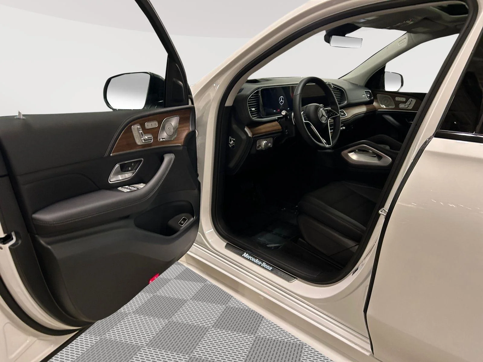 New 2026 Polar White Mercedes-Benz GLE 350 image 11