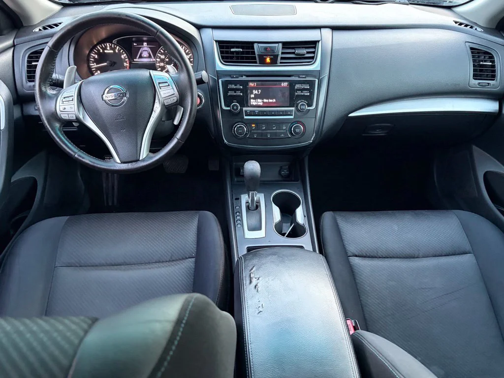 Used 2016 Super Black Nissan 2.5 SR image 24