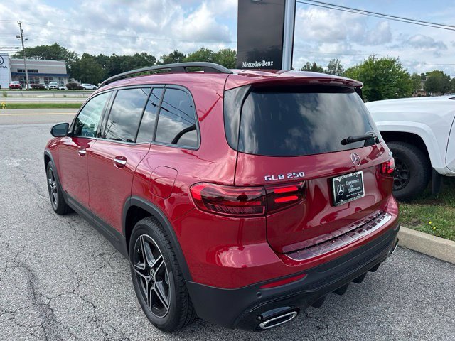 New 2026 MANUFAKTUR Patagonia Red Metallic Mercedes-Benz GLB 250 image 41