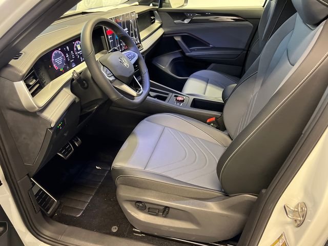 New 2026 White Volkswagen 2.0T SE R-Line Black image 7