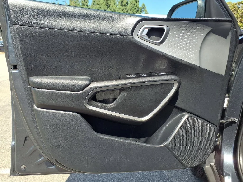 2025 Kia Soul LX - Photo 20
