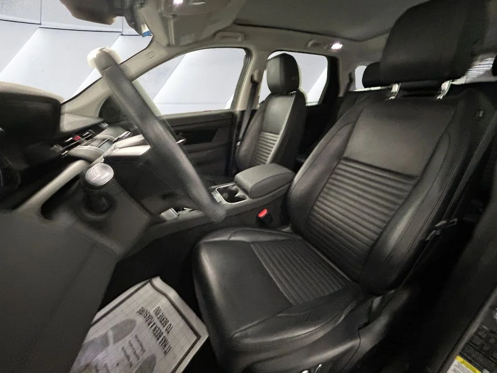 Used 2022  Land Rover S image 8