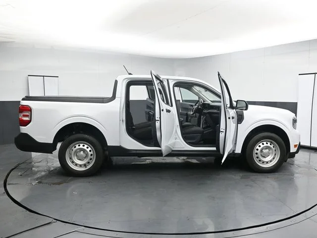 Used 2024 White Ford XL image 35