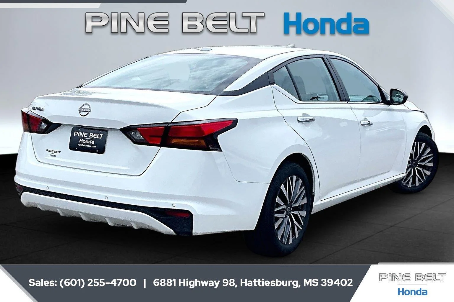 Used 2025 Glacier White Nissan SV image 11