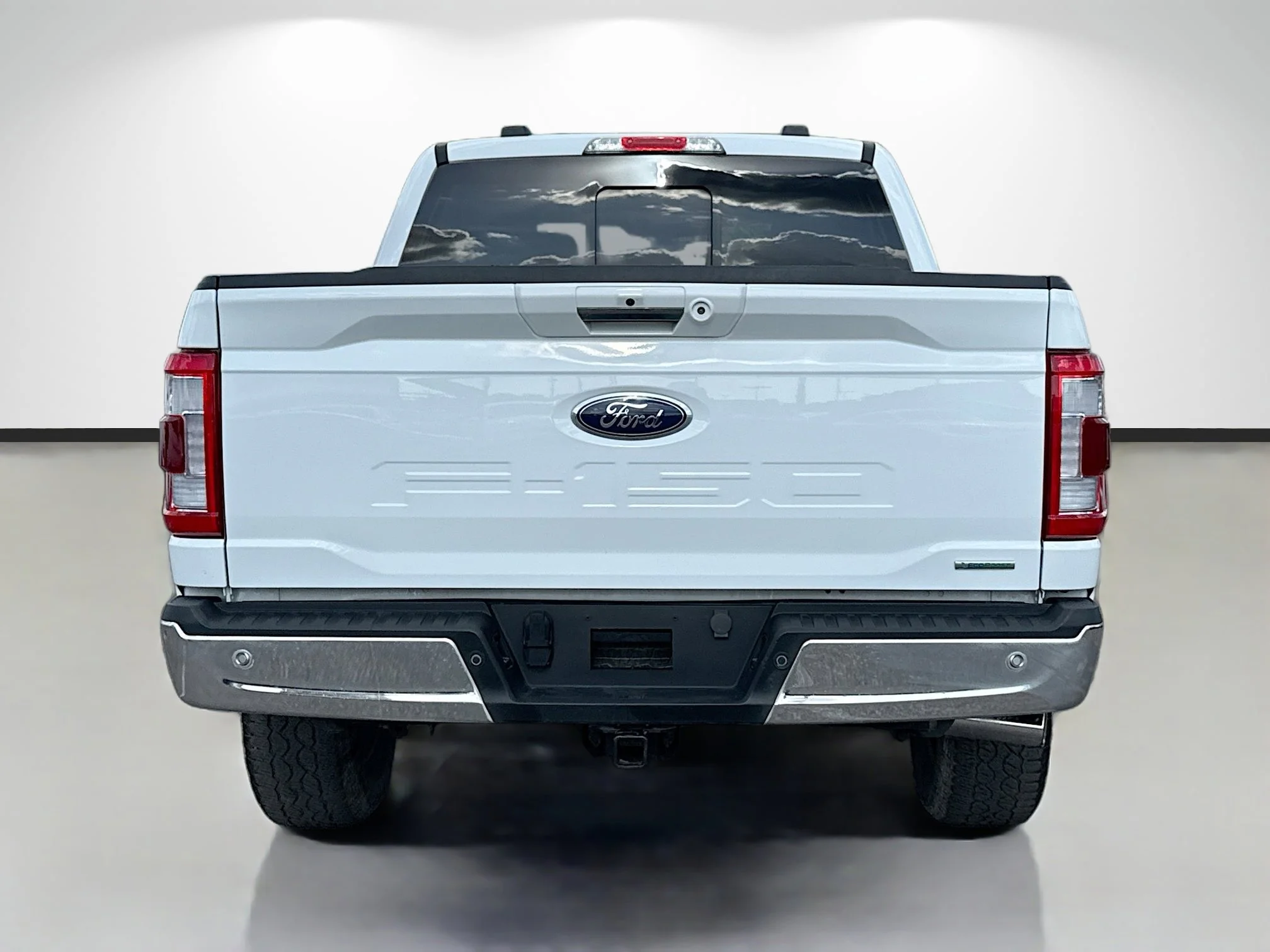 Used 2023 Oxford White Ford LARIAT image 4