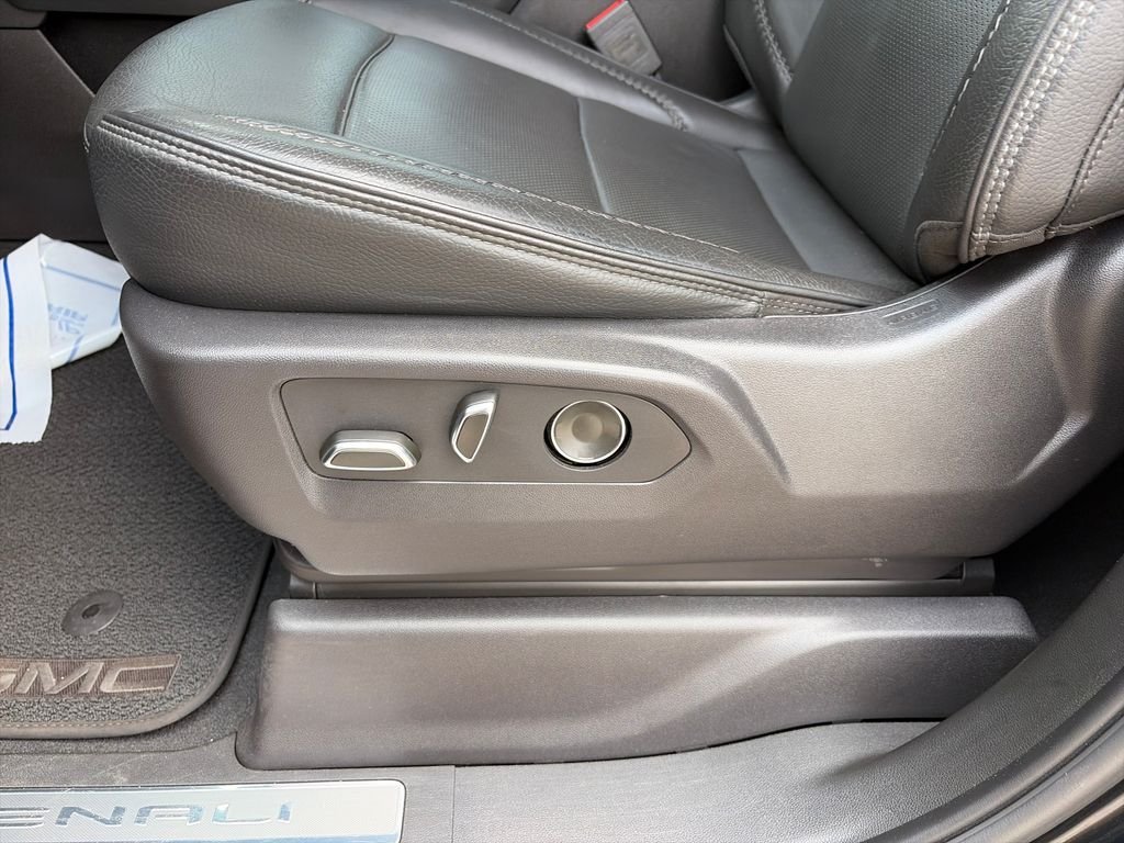Used 2024 Black GMC Denali image 12