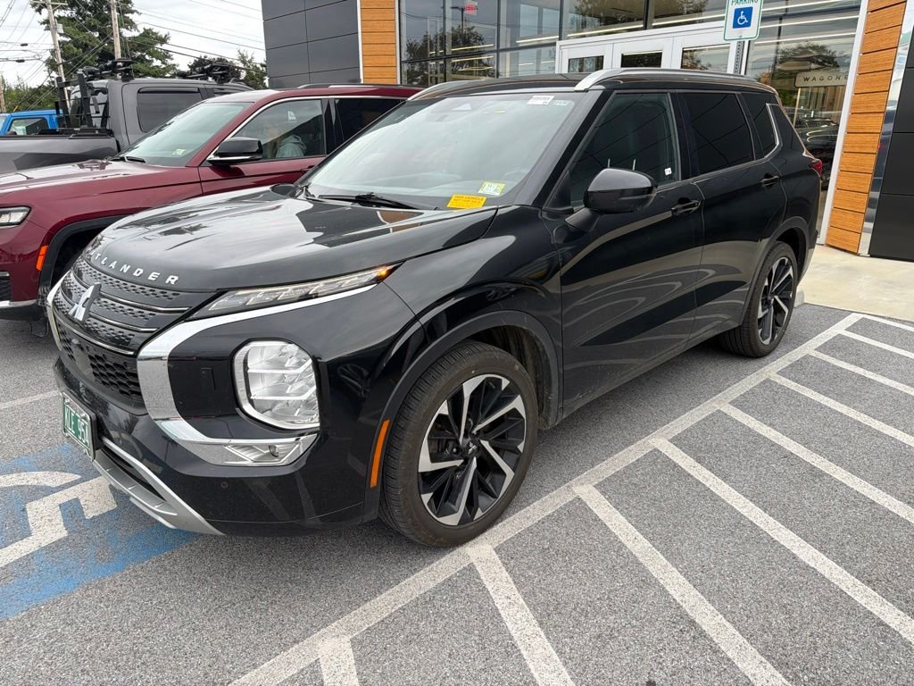 Used 2022 Black Mitsubishi SEL image 1