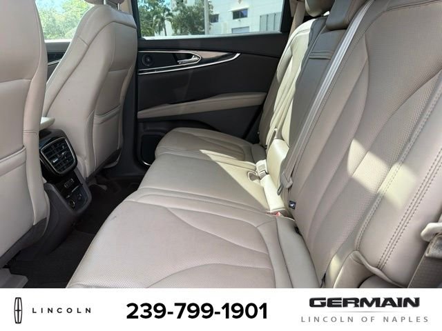 Used 2022 White Lincoln Reserve image 13
