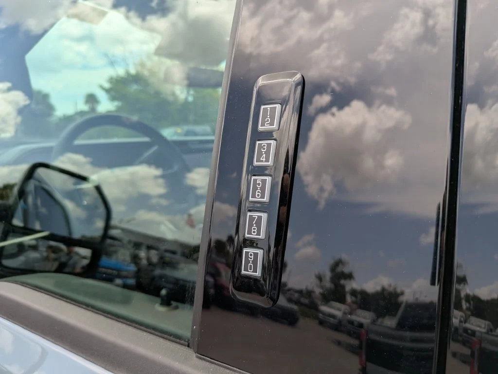 New 2026 Glacier Gray Metallic Tri-Coat Ford F-250® Lariat® image 18