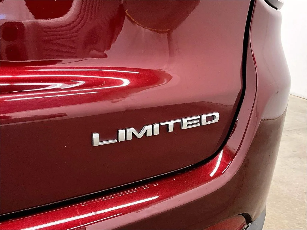 Used 2022 Red Jeep Limited image 24