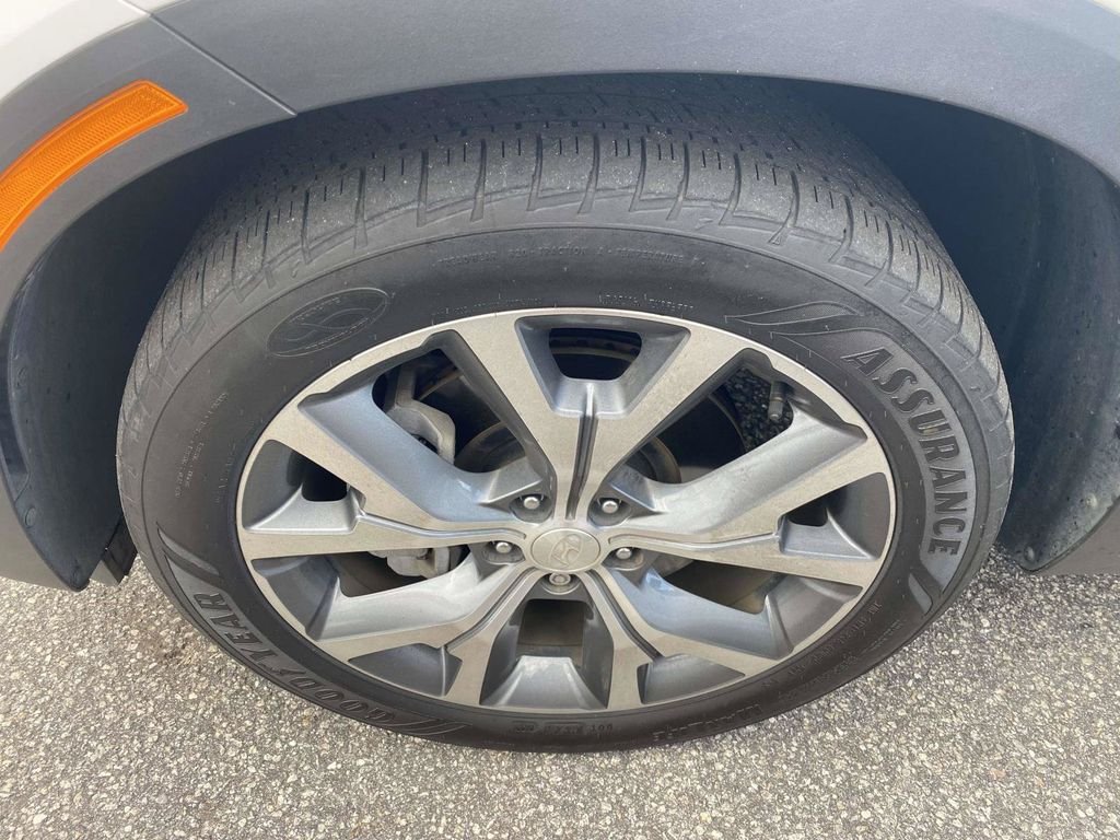 Used 2021 Hyper White Hyundai SEL image 4