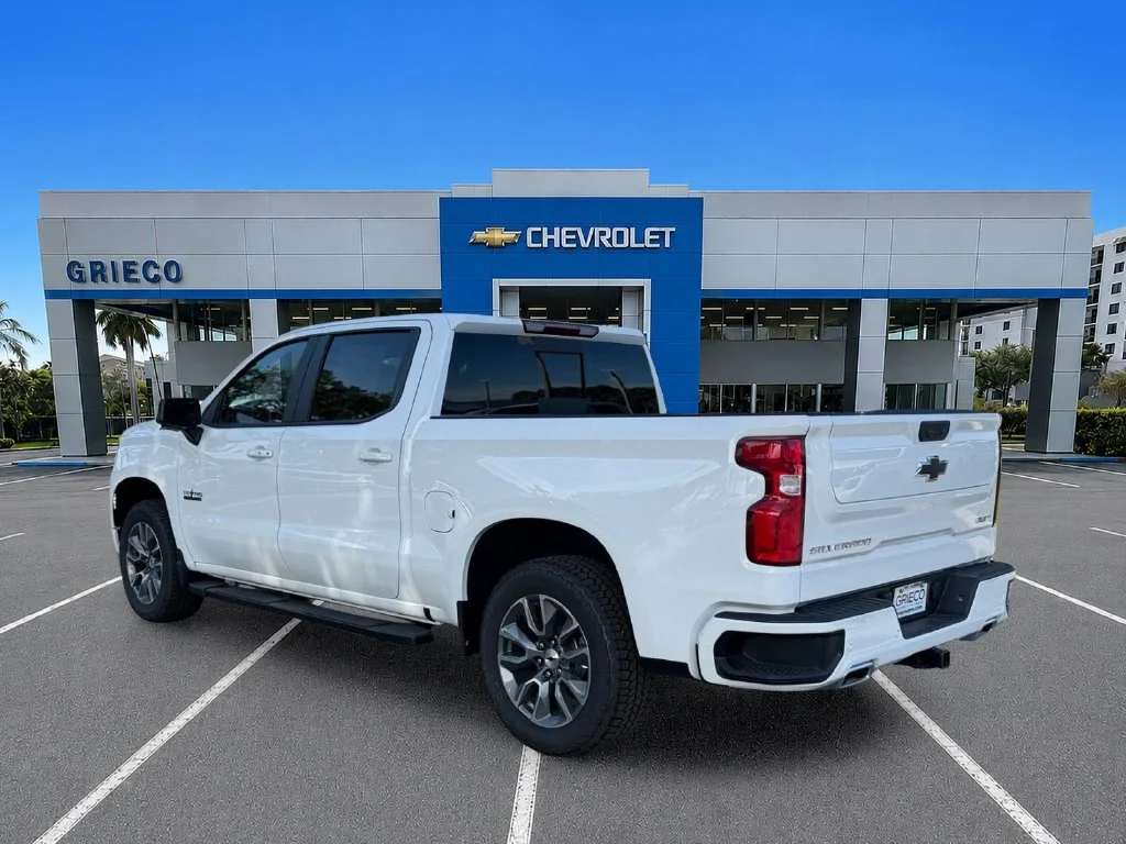 New 2026 Summit White Chevrolet RST image 5
