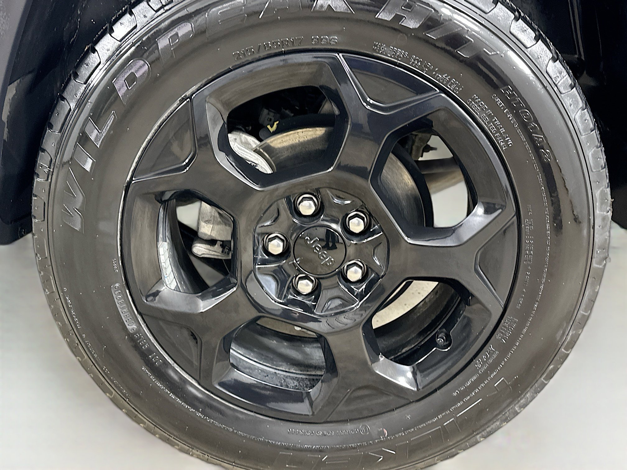 Used 2024 Hydro Blue Pearlcoat Jeep Trailhawk image 36