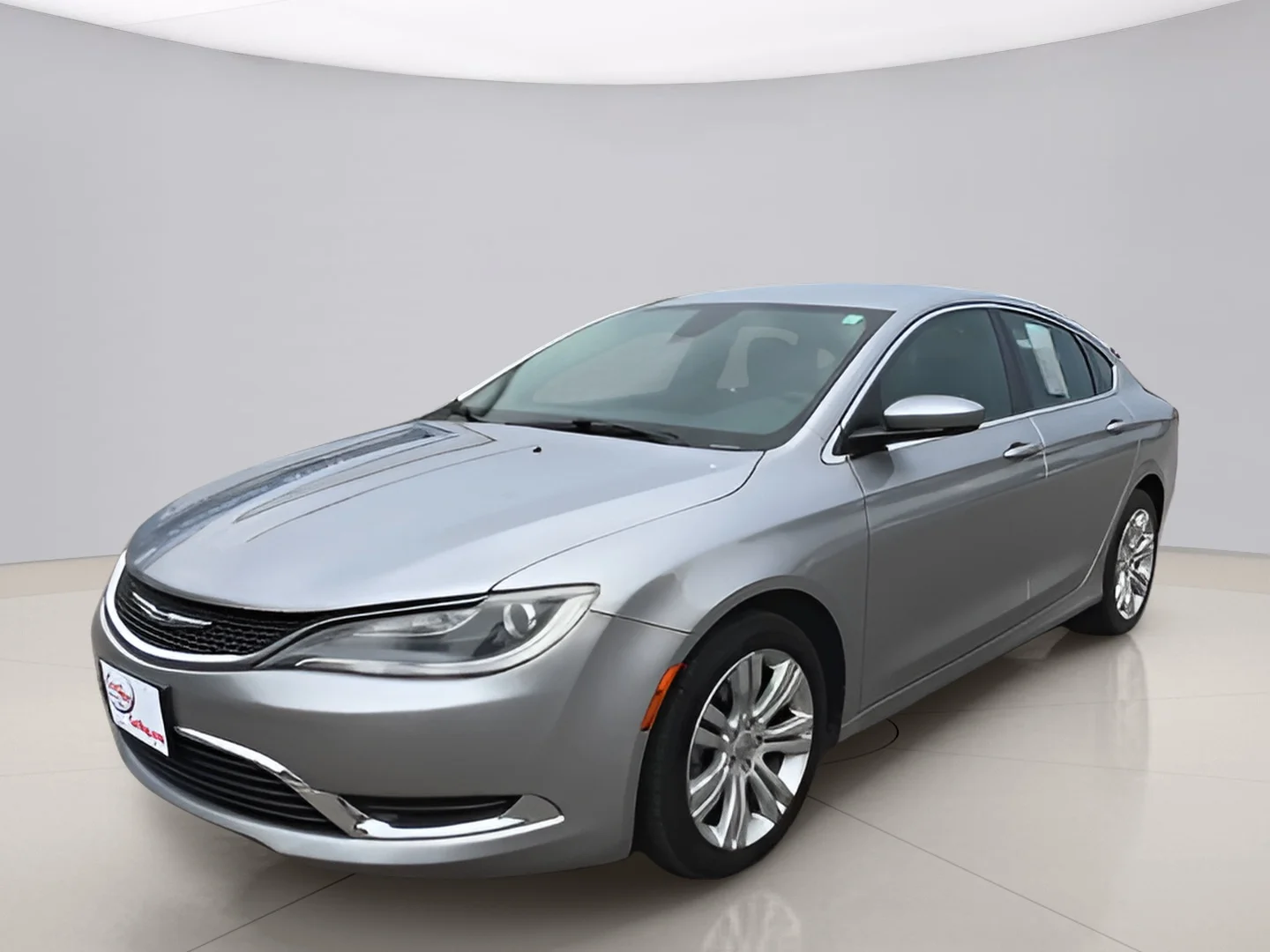 Used 2015 Silver Chrysler LIMITED image 4