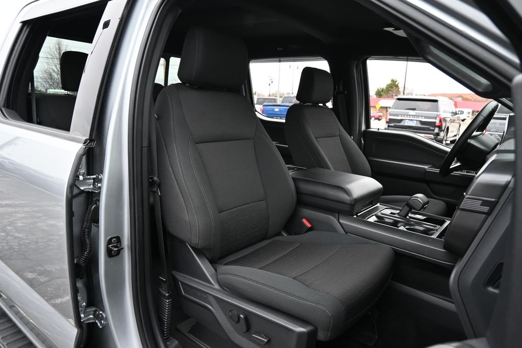 Used 2024 Silver Ford XLT image 24