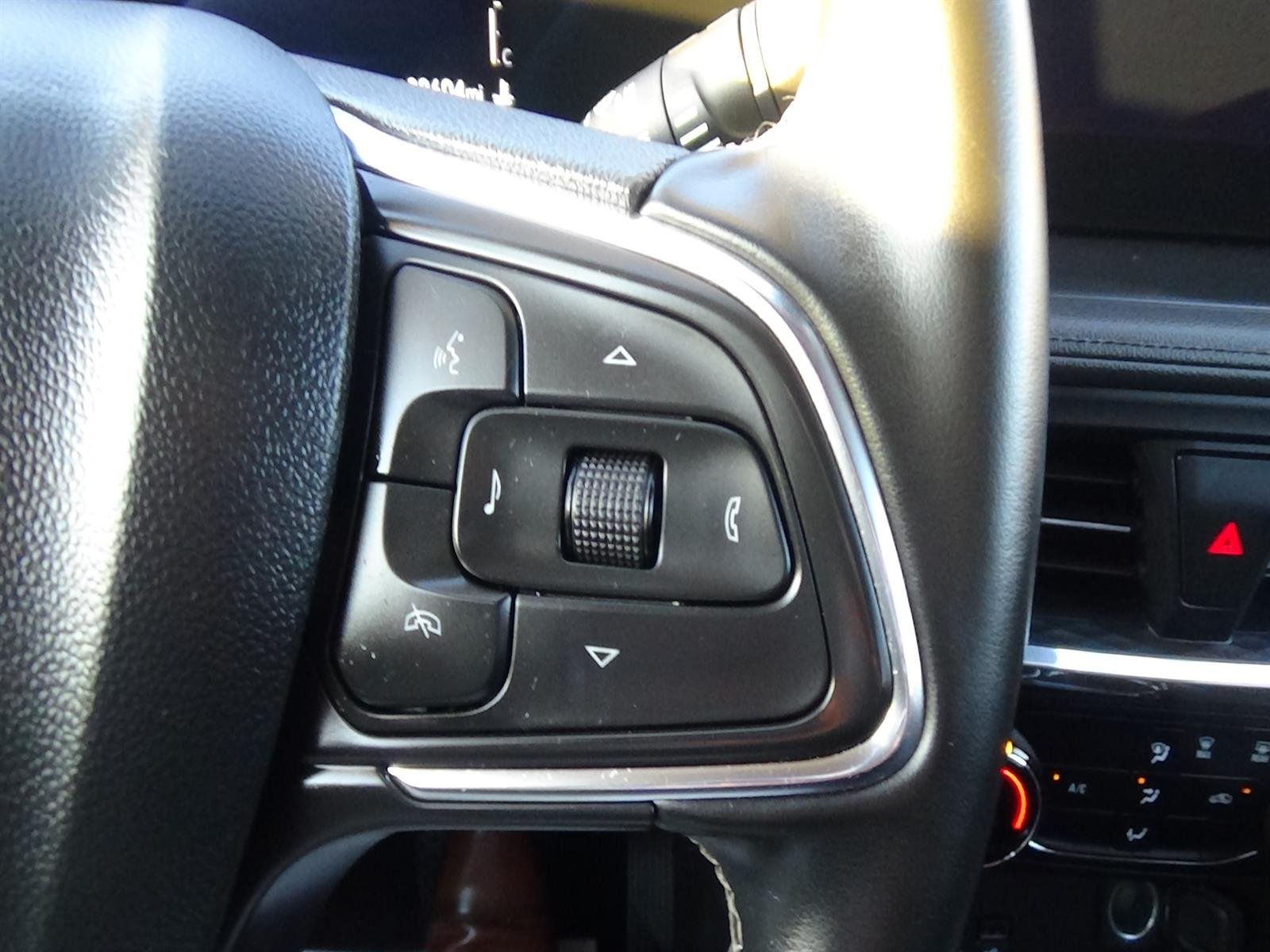 Used 2025 Summit White (gaz) Buick Preferred image 20