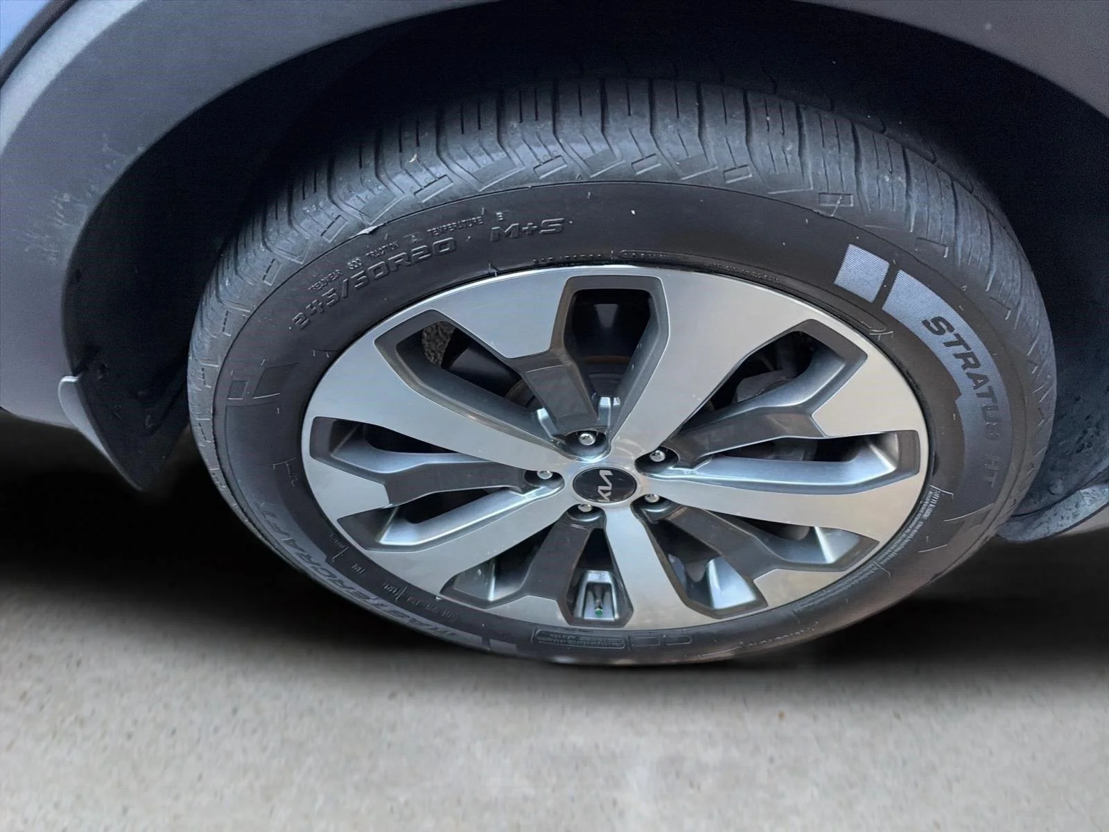 Used 2022 Everlasting Silver Kia S image 12