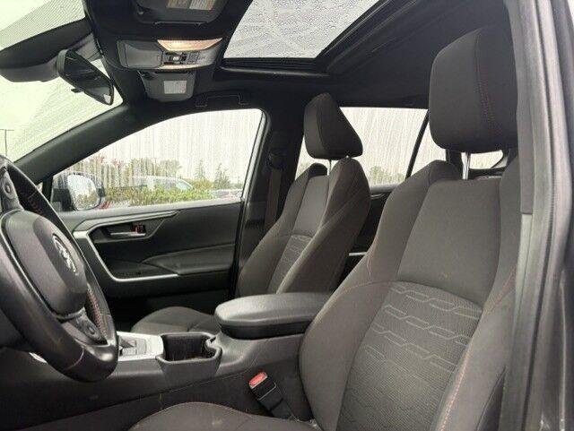 Certified Used 2022 Magnetic Gray Metallic Toyota SE image 5