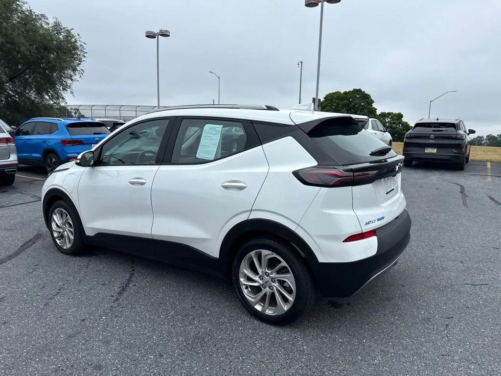Used 2022 Summit White Chevrolet LT image 20